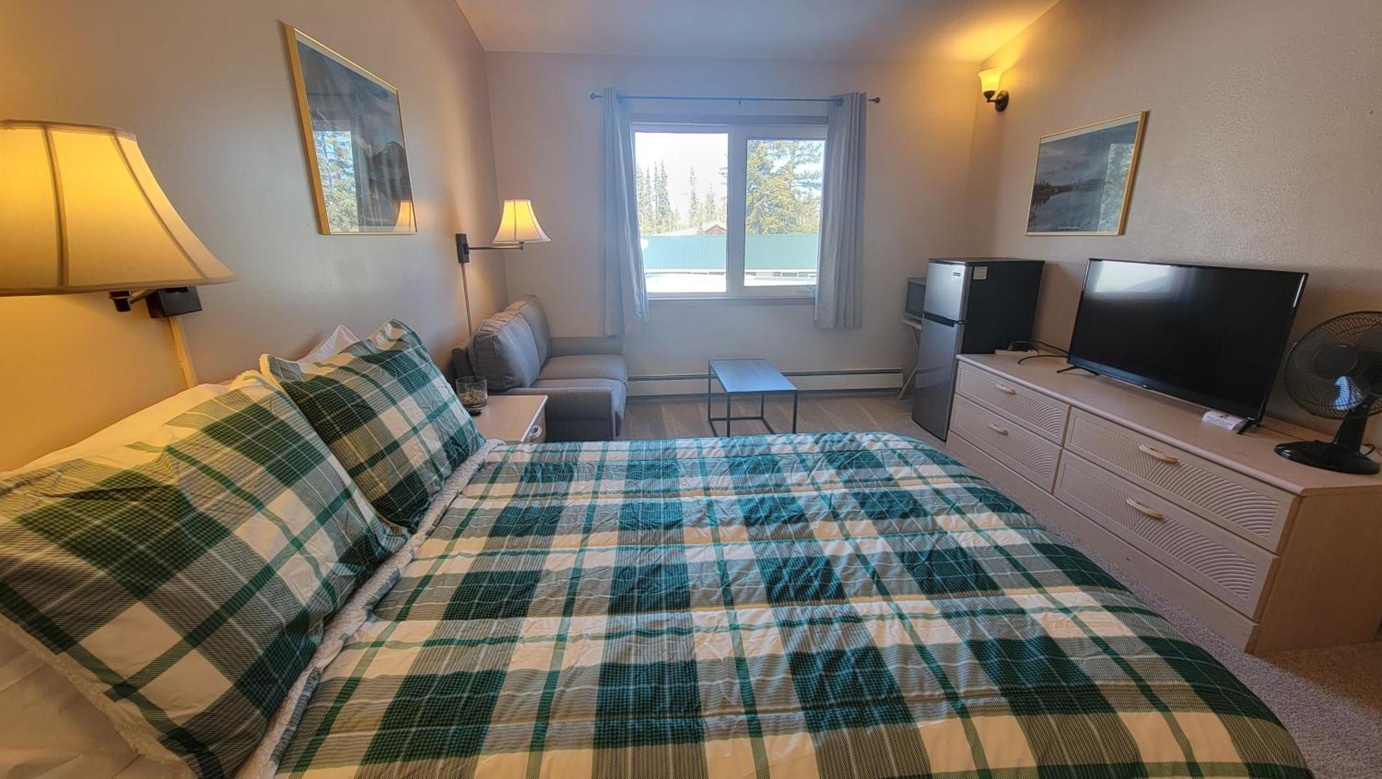 The Golden Bear Motel Ток Екстериор снимка