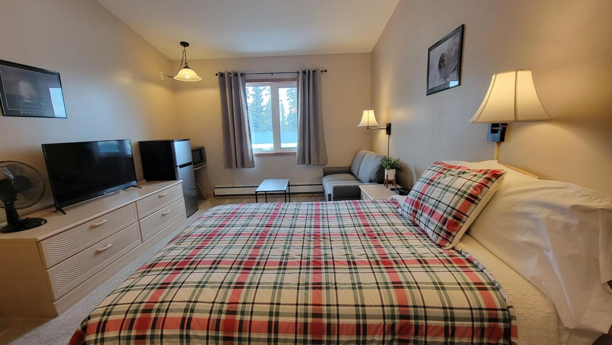 The Golden Bear Motel Ток Екстериор снимка