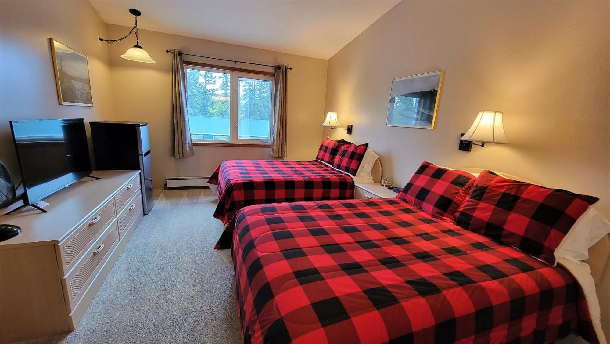 The Golden Bear Motel Ток Екстериор снимка